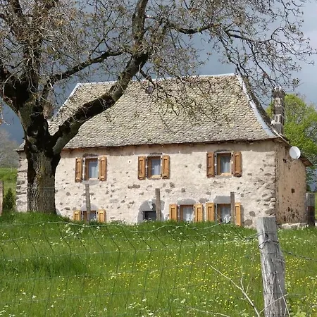 Holiday home Maison Entiere Situee A Proximite Du Centre Thermal De Chaudes-aigues
