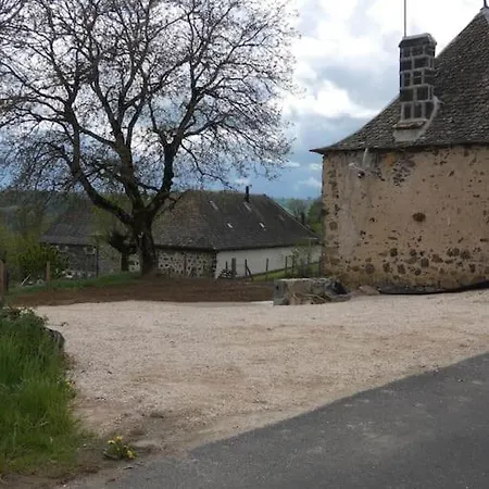 Maison Entiere Situee A Proximite Du Centre Thermal De Chaudes-aigues